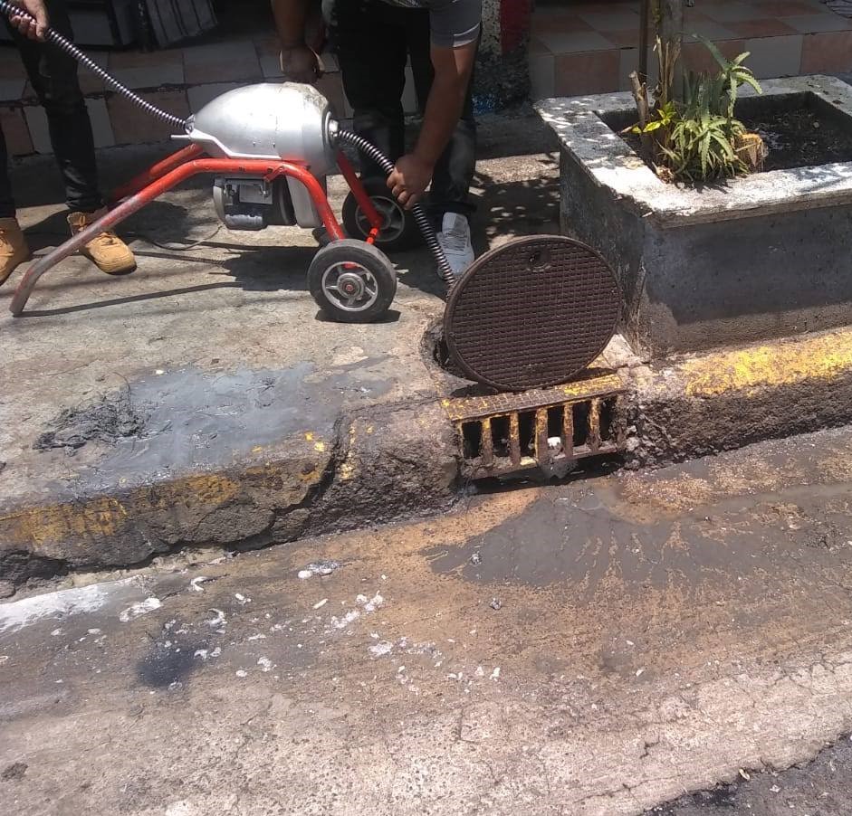 Servicio de Desazolves de Drenajes en la Colonia Viejo Ejido de Santa Ursula Coapa, Coyoacán