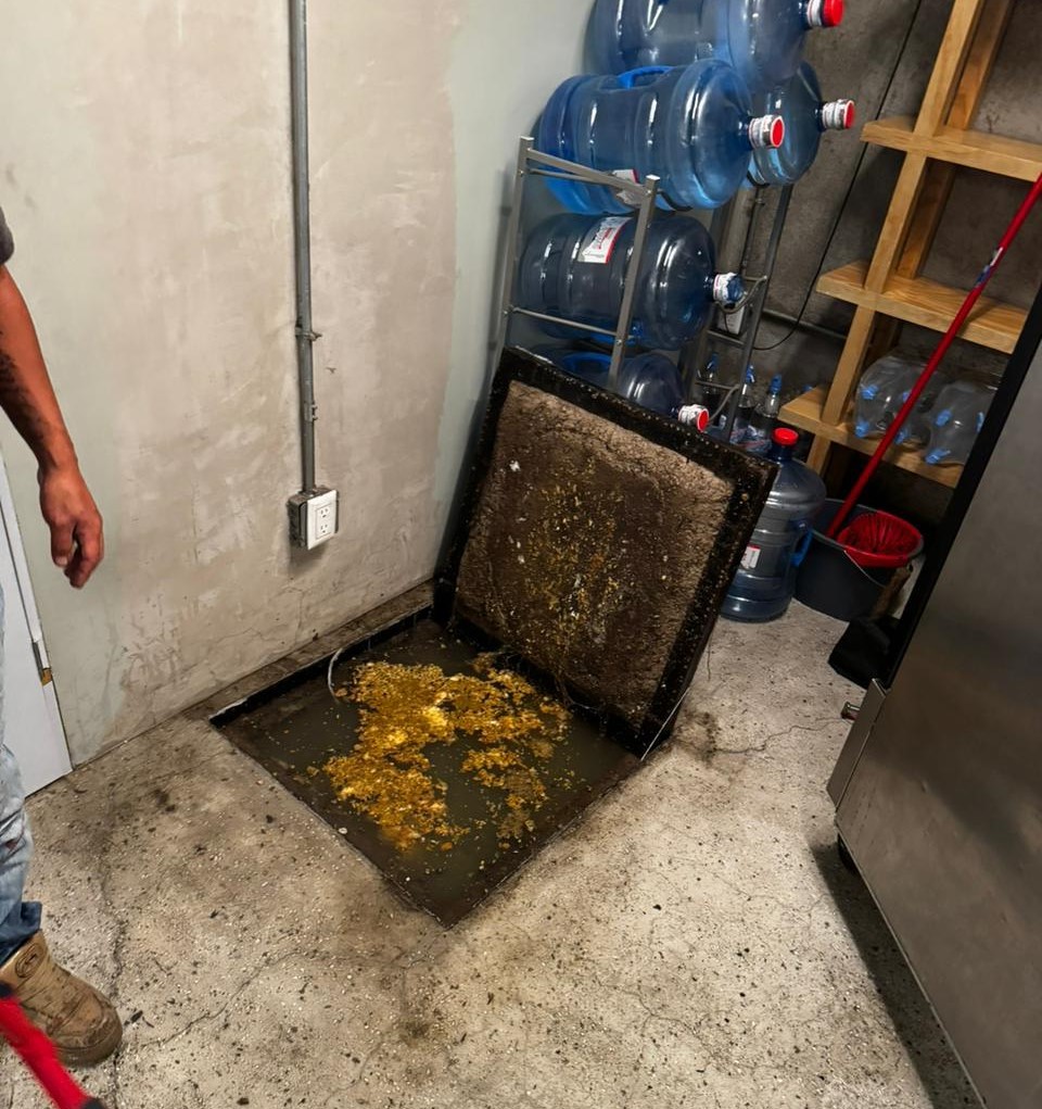 Servicio de Desazolves de Drenajes en la Colonia Portal Chiconautla, Ecatepec