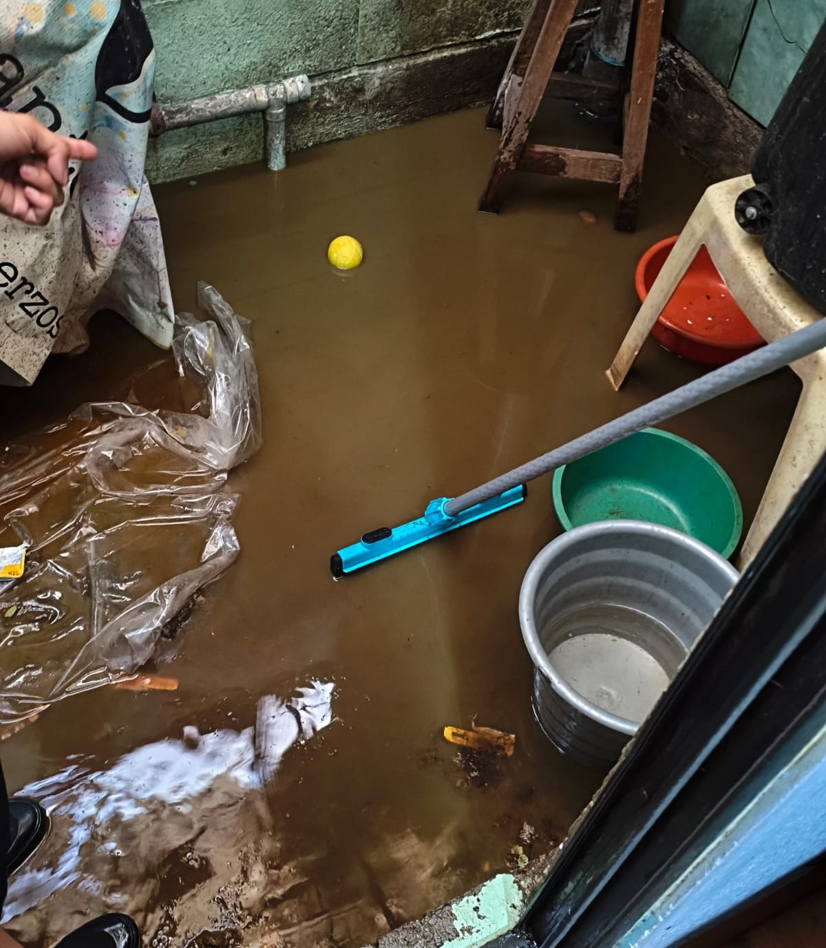 Servicio de Desazolves de Drenajes en la Colonia El Risco, Naucalpan
