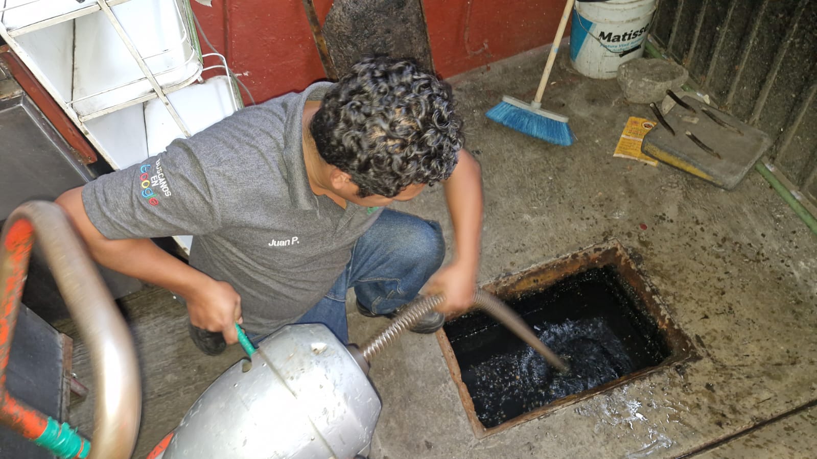 Servicio de Desazolves de Drenajes en la Colonia La Mora, Ecatepec