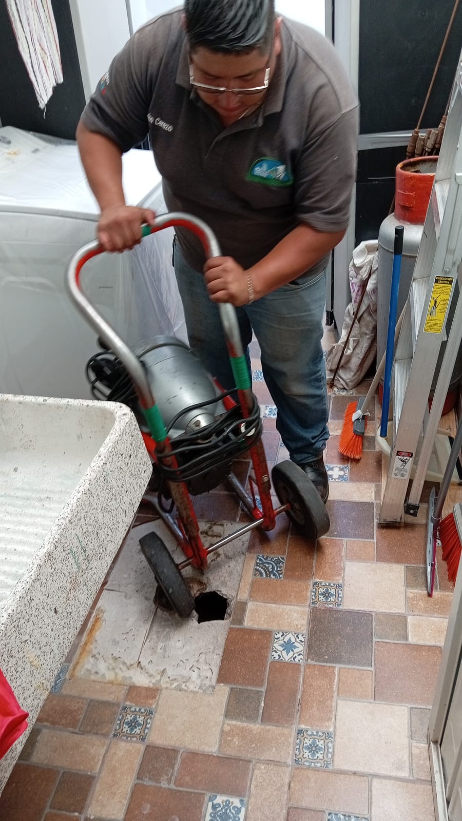 Servicio de Desazolves de Drenajes en la Colonia Polanco, Miguel Hidalgo