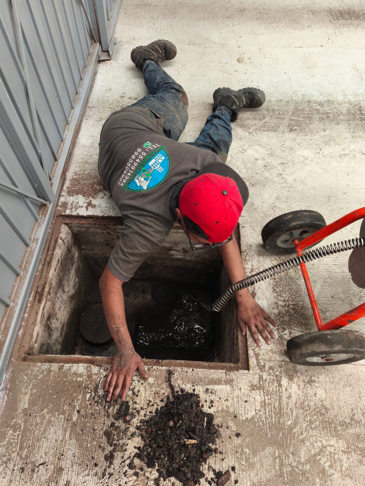 Servicio de Desazolves de Drenajes en la Colonia Santa Cruz Acayucan, Azcapotzalco