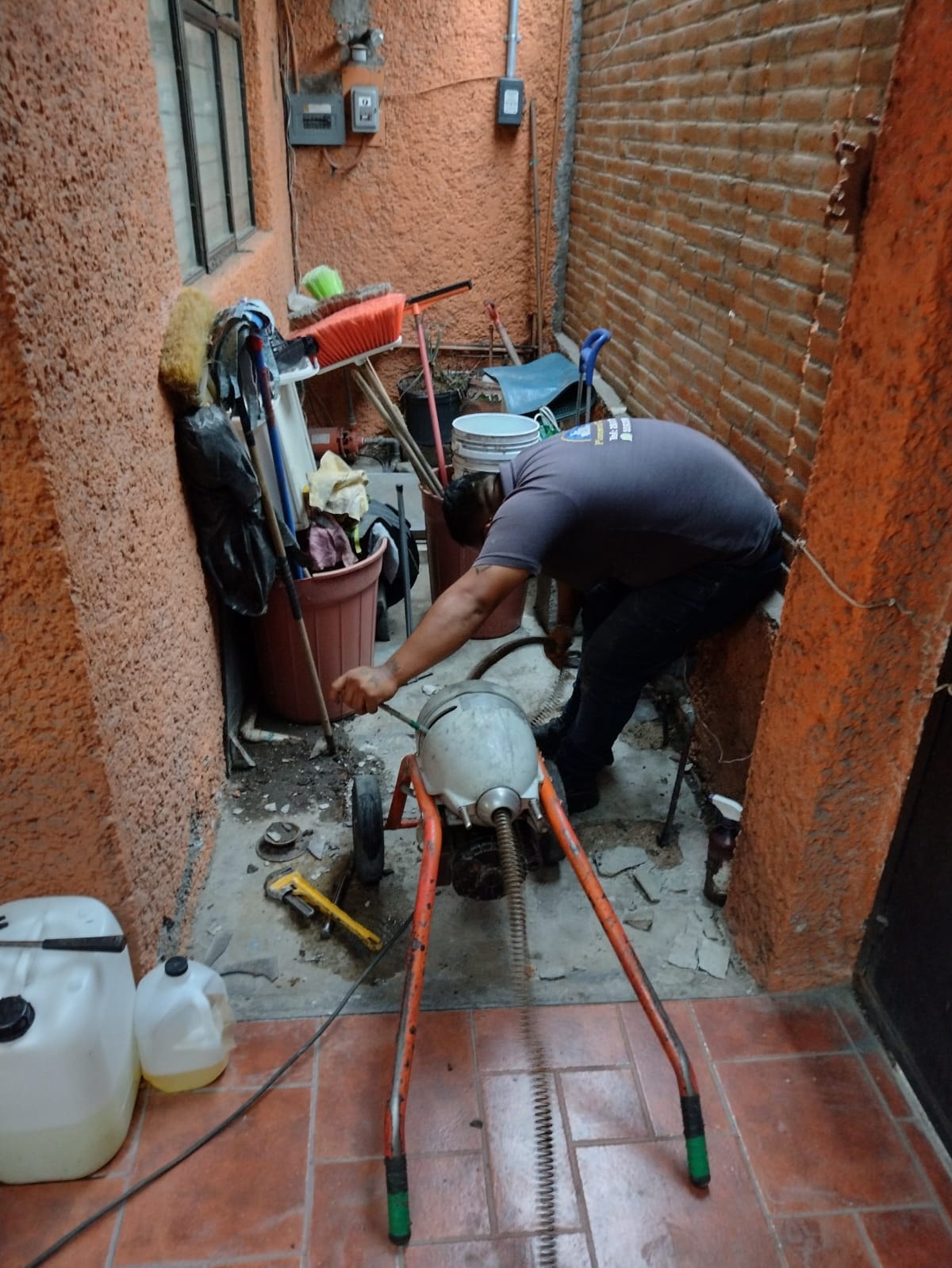 Servicio de Desazolves de Drenajes en la Colonia La Veleta, Ecatepec