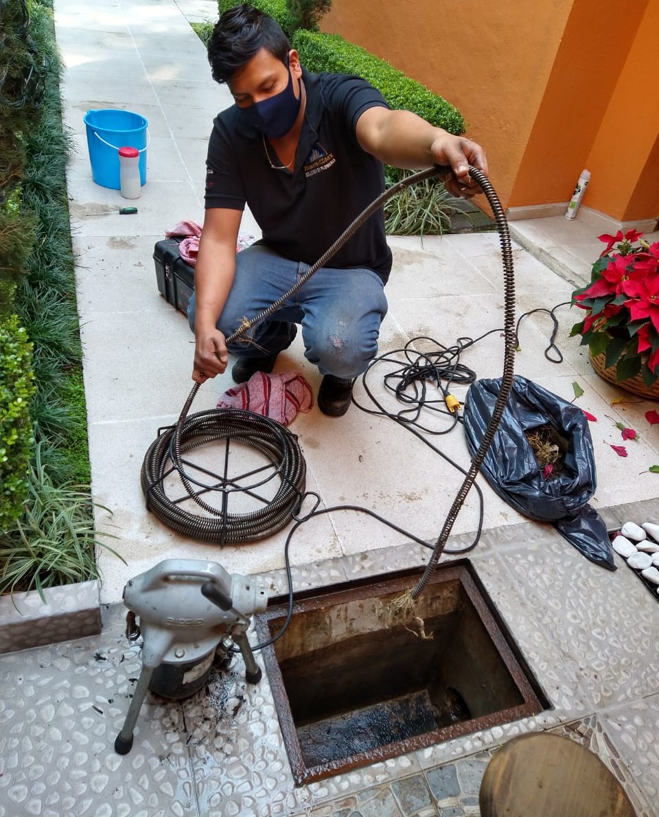 Servicio de Desazolves de Drenajes en la Colonia Transito, Cuauhtémoc