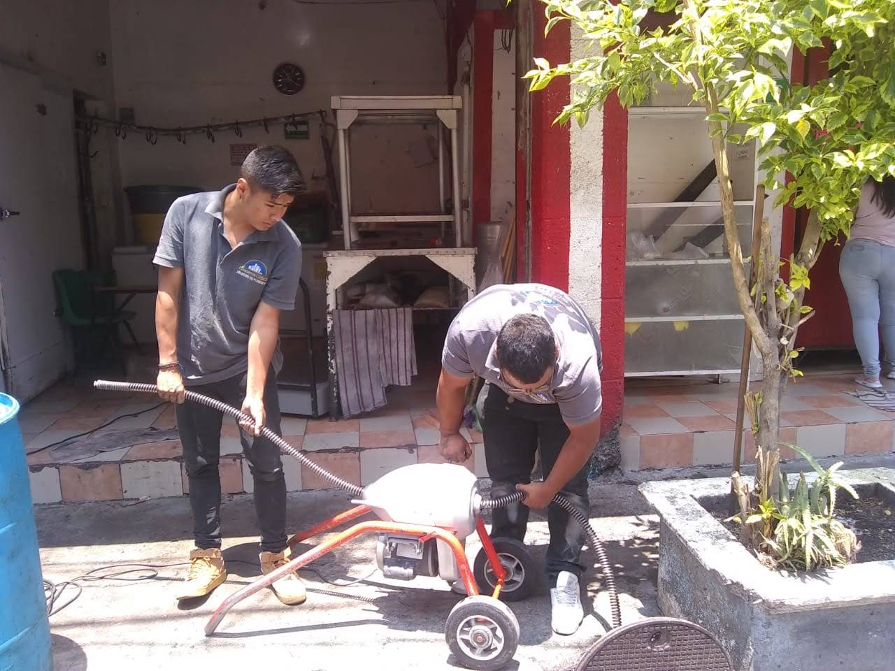Servicio de Desazolves de Drenajes en la Colonia Tablas de San Agustín, Gustavo A Madero