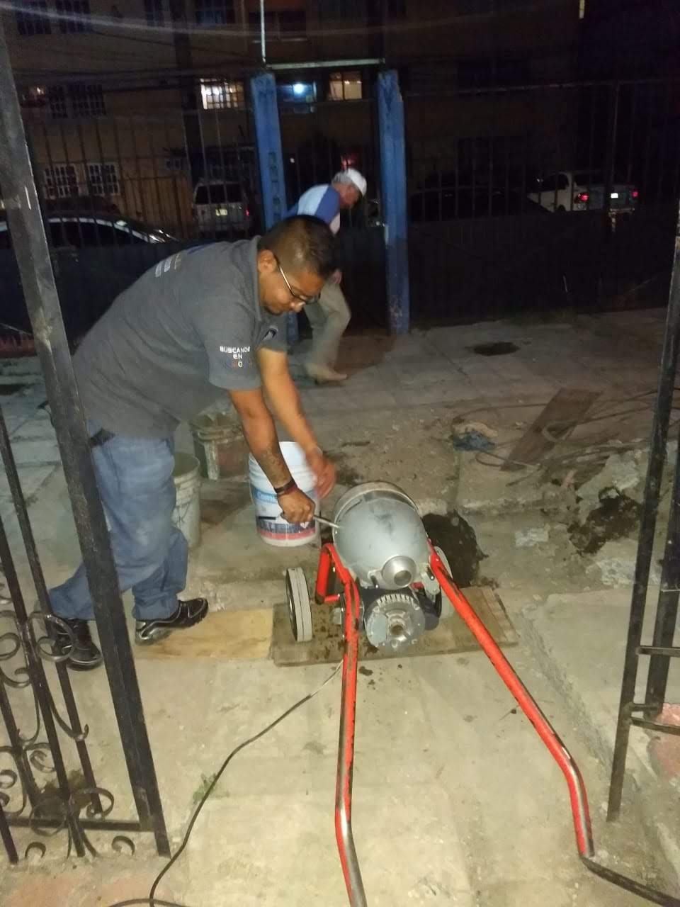 Servicio de Desazolves de Drenajes en la Colonia Tecuescomac, Ecatepec