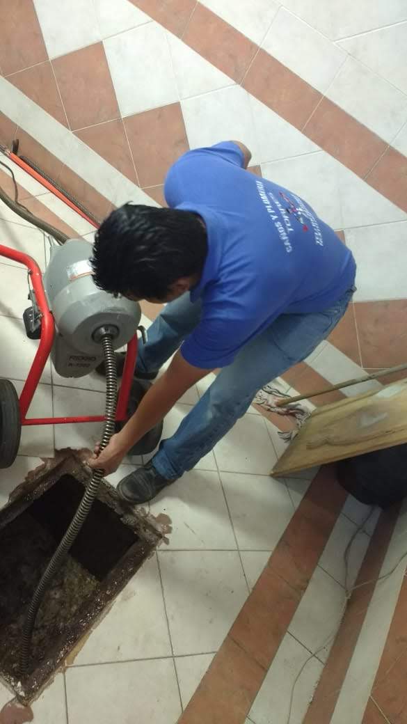 Servicio de Desazolves de Drenajes en la Colonia Santa Maria Insurgentes, Cuauhtémoc