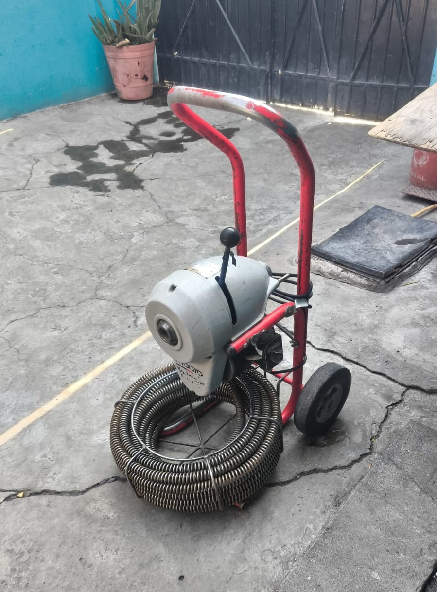 Servicio de Desazolves de Drenajes en la Colonia Misiones, Naucalpan