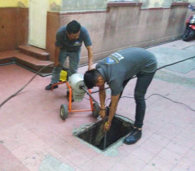 Servicio de Desazolves de Drenajes en la Colonia Culhuacán CTM, Coyoacán